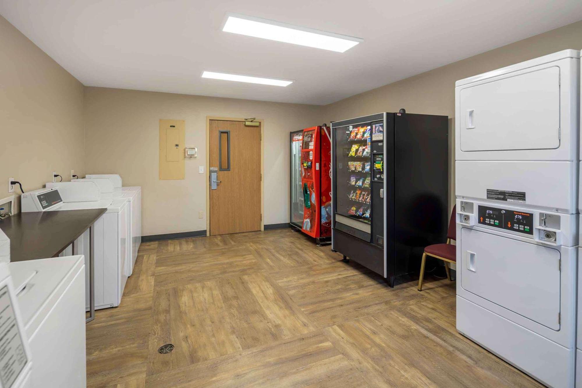 Extended Stay America Suites - Anchorage - Midtown Exteriör bild
